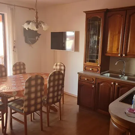 Apartment Nikola For 4 Persons In Country Side With Sea View Mugeba