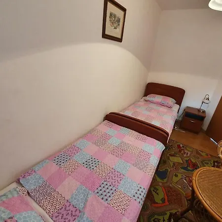 Apartment Nikola For 4 Persons In Country Side With Sea View Mugeba