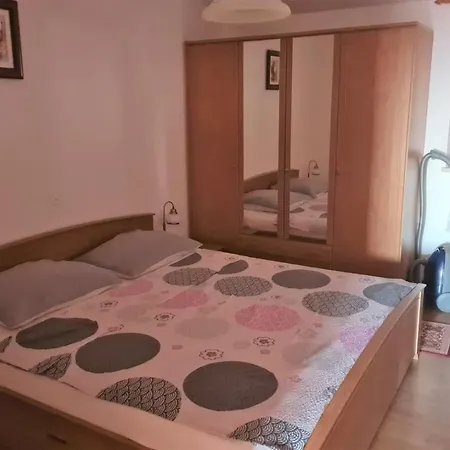 Apartment Nikola For 4 Persons In Country Side With Sea View
